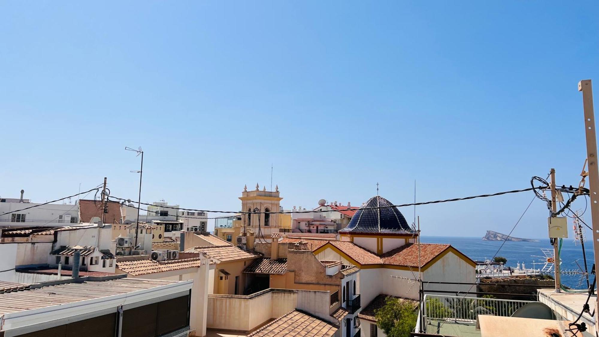 Atico Con Vistas En El Casco Antiguo De Benidorm Apartment Exterior photo